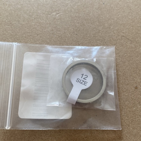 🆕Unisex Titanium Silver Roman Numeral Ring with Zircon Stone: Size 12 - Picture 5 of 5